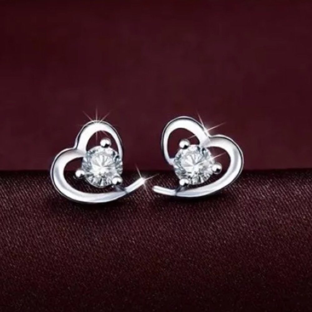 18k White Gold Plated Heart Earrings